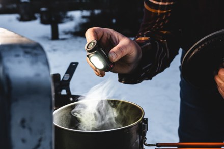 Coast WPH10R 1,000-Lumen Rechargeable Headlamp 7