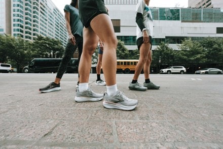 Brooks Adrenaline GTS 25 Road-Running Shoes - Women's 8