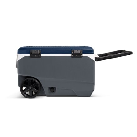 Igloo MaxCold Latitude 90-Quart Roller Cooler 2