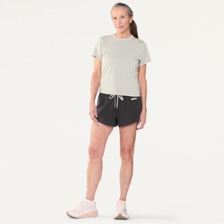 Vuori Clementine 2.5" Shorts - Women's 3