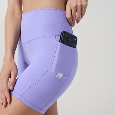 Vuori AllTheForm 6" Pocket Shorts - Women's 8