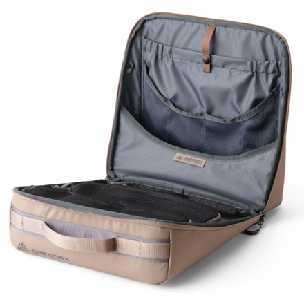 Gregory Alpaca Kitchen Case 0