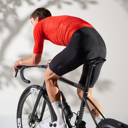 PEARL iZUMi PI/Red Bib Cycling Shorts - Men's 8