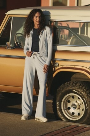 Vuori Halo Essential Wideleg Pants - Women's 4
