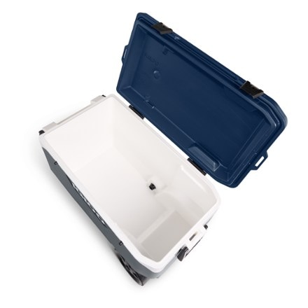 Igloo MaxCold Latitude 90-Quart Roller Cooler 3