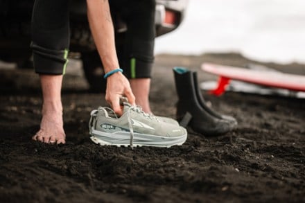 Altra Lone Peak 9 GTX Trail-Running Shoes - Women's 7