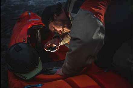 Coast WPH32R 2,000-Lumen Rechargeable Headlamp 8