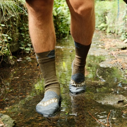 Raynham AQUASEALZ Waterproof All-Weather Mid-Length Socks