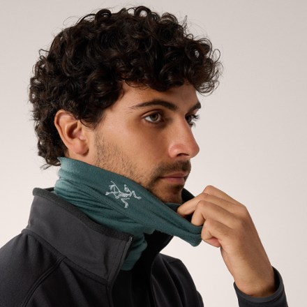 Rho Lightweight Wool Neck Gaiter