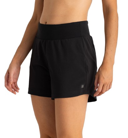 Active Breeze 5" Shorts - Women's