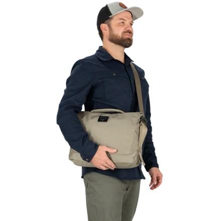 Aoede Messenger Bag