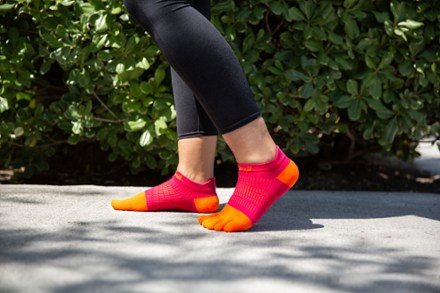 Run Lightweight No-Show Socks - Women's