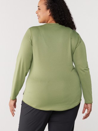 Lightweight Base Layer Long-Sleeve Crew Top - Women's Plus Sizes