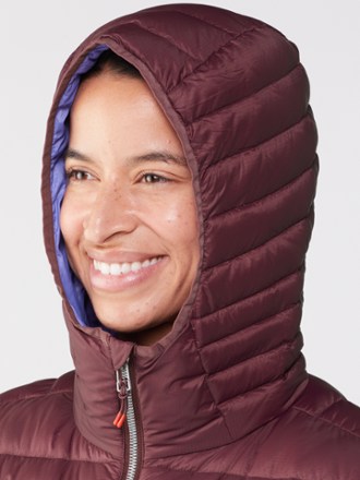 Fuego Hooded Down Jacket - Women's