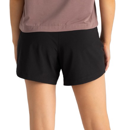 Active Breeze 5" Shorts - Women's