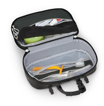 Transporter Hanging Toiletry Kit