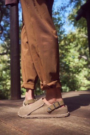 Lutry Suede Clogs - Women's