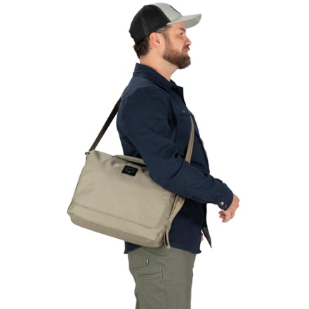 Aoede Messenger Bag