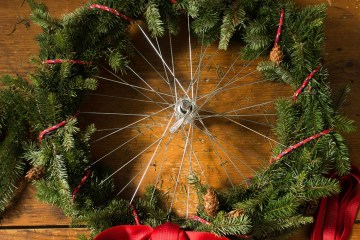 bike wheel wreath