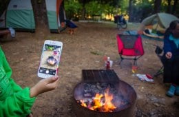 How to Unplug: Etiquette for Electronics in the Outdoors