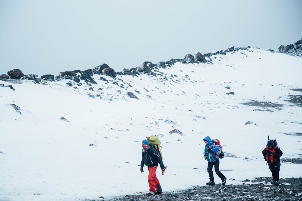 Team on the way to the Refugio Ruales Oleas Berge