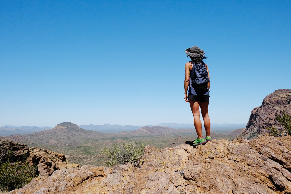 We hike at a relaxed pace to dramatic viewpoints that offer spectacular panoramas of the surrounding desert and mountains.