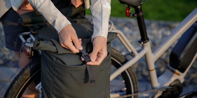 8 Best Bike Trunk Bags for Rear-Rack Top: Reviewed for 2022!