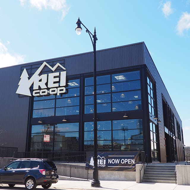 REI Lincoln Park Store