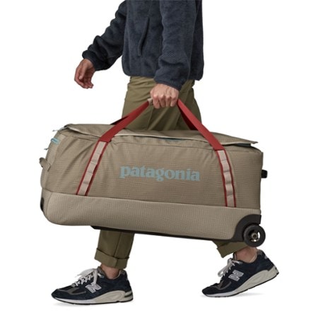 Patagonia Black Hole Wheeled Duffel 100 L 4