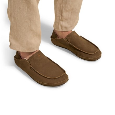 OluKai Moloa Slippers - Men's 6