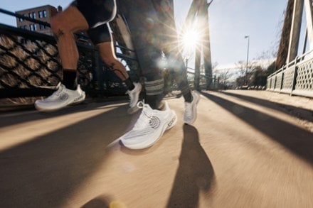 Topo Athletic Cyclone 2 Road-Running Shoes - Women's 5