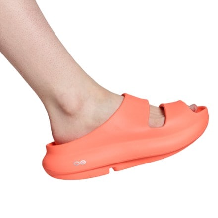 OOFOS OOyea Slide Sandals - Women's 6
