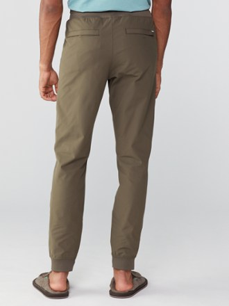 vuori men's pants