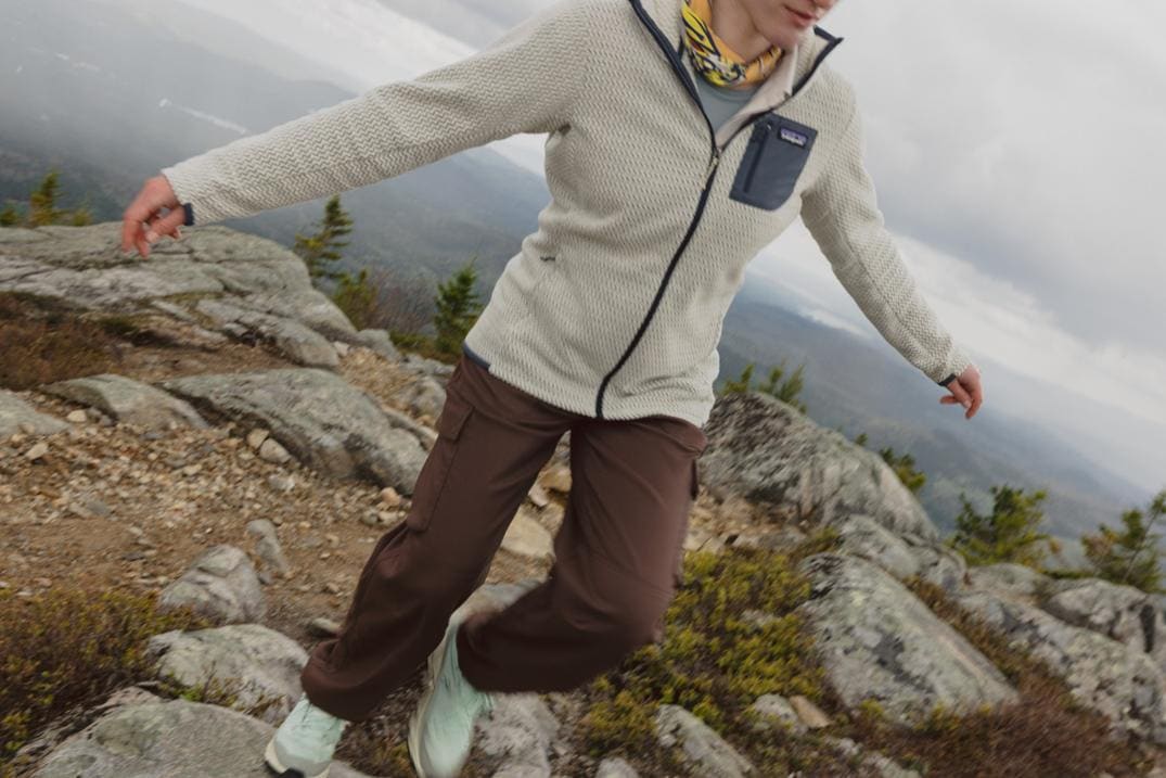 Location Image for R1 Air Full-Zip Hoody - Women's