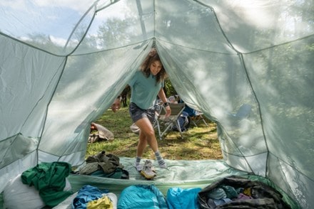 Mountain Hardwear Chill Action Shorts - Women's 8