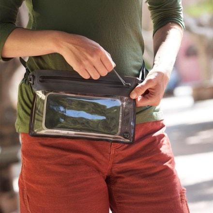 Nite Ize RunOff Waterproof Phone Belt Pouch 6