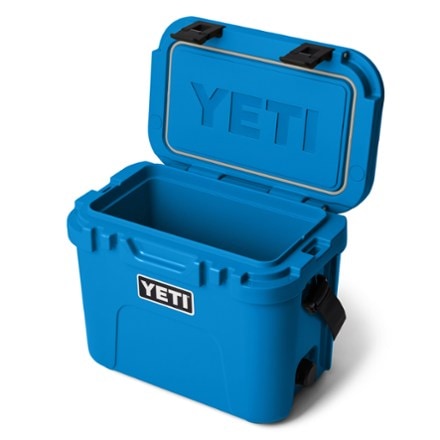 YETI Roadie 15 Cooler 1