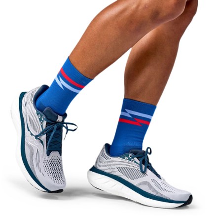 Feetures Elite Light Cushion Mini Crew Socks 2