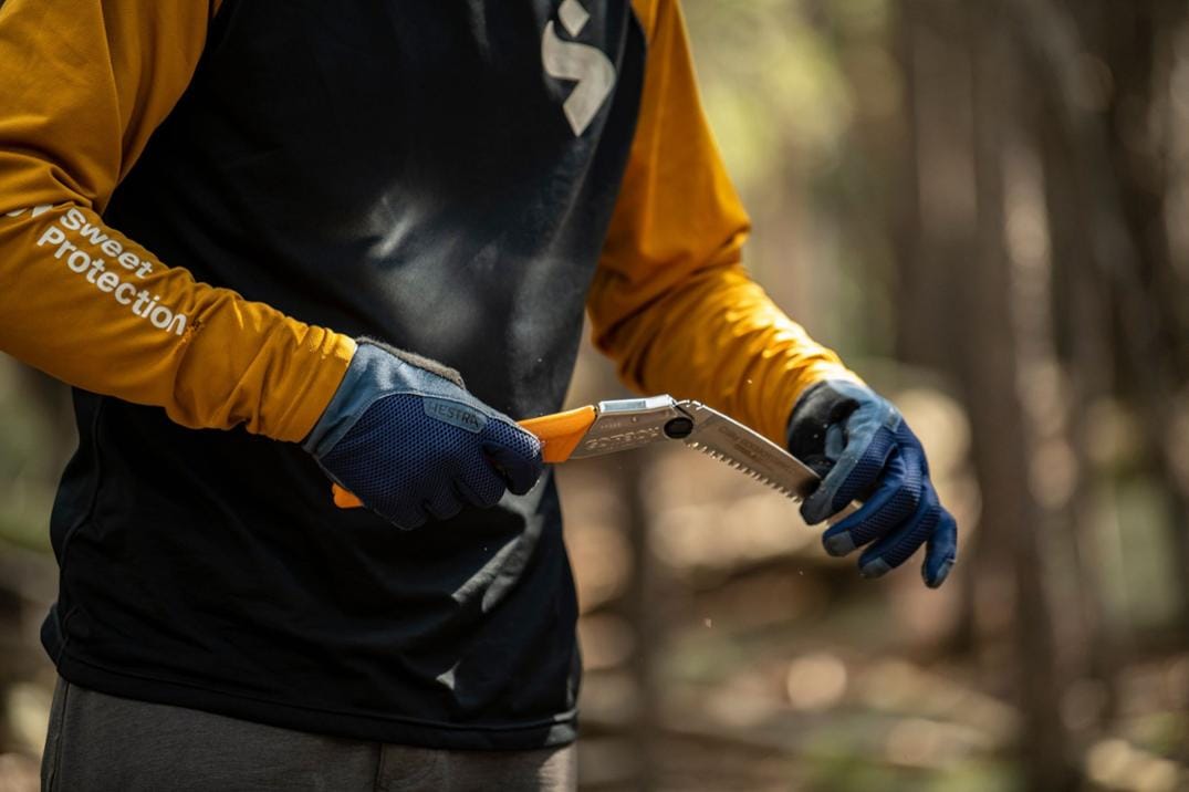 Location Image for Gomboy Curve Folding Hand Saw