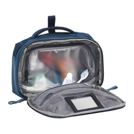 The North Face Base Camp Voyager Toiletry Kit 2