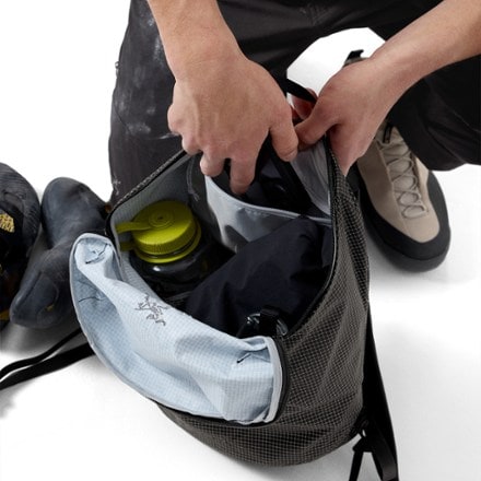 Arc'teryx Konseal 15 Pack 10