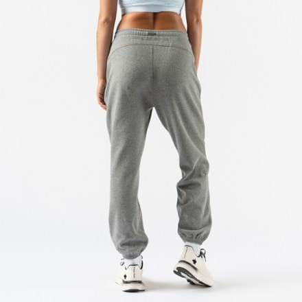 On Body Image of color Gray