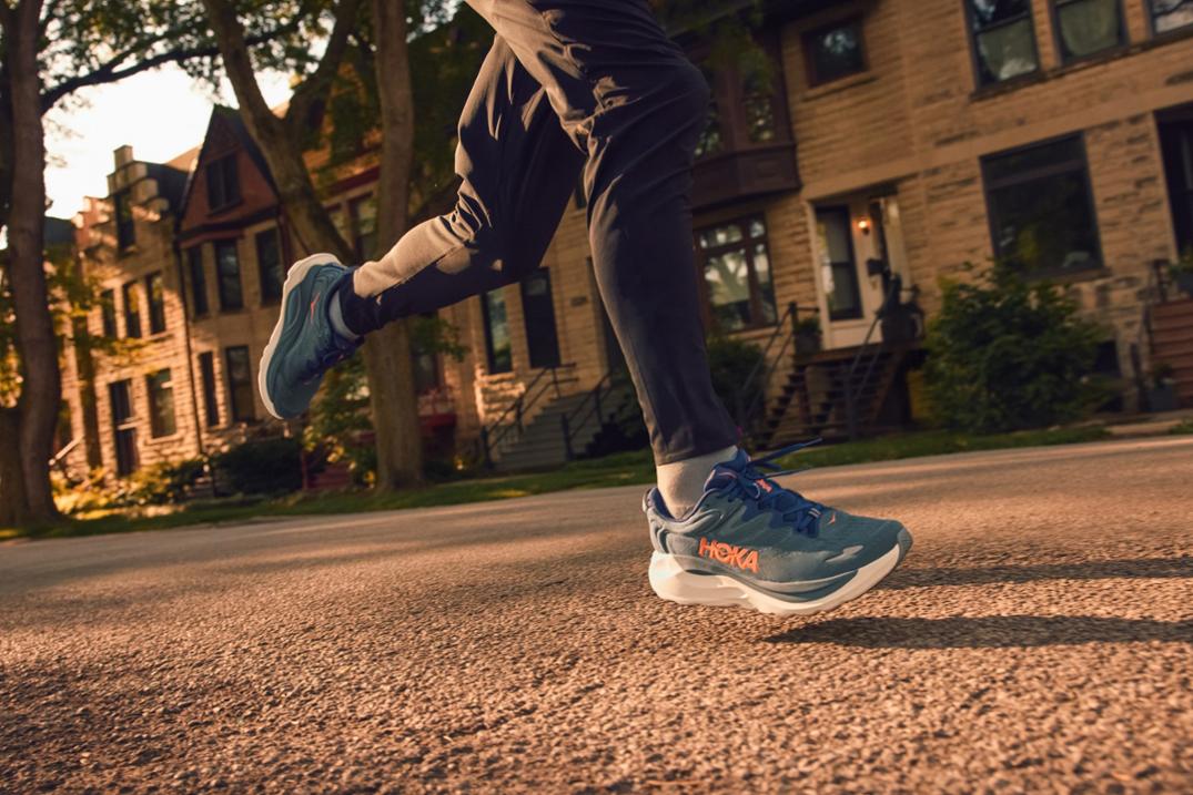 Location Image for Gaviota 6 Road-Running Shoes - Men's