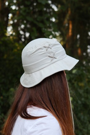 CTR Criss Cross Bucket Hat - Women's 4