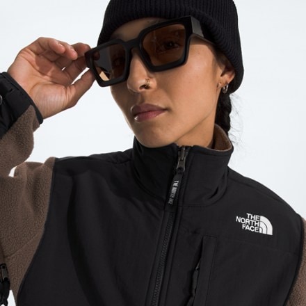 The North Face Retro Denali Jacket - Women's 4