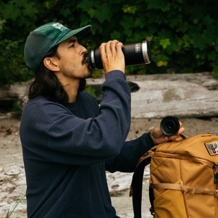 YETI Rambler Vacuum Bottle with Chug Cap - 26 fl. oz. 3