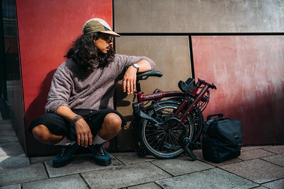 Location Image for C Line Electric 4-Speed Mid Handlebar Bike with Rack