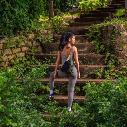 Sherpani Cross Link 6 L Sling Bag 8