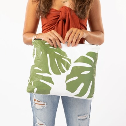 ALOHA Collection Max Pouch 1