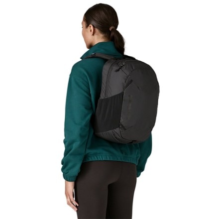 Patagonia Atom 24 L Pack 4
